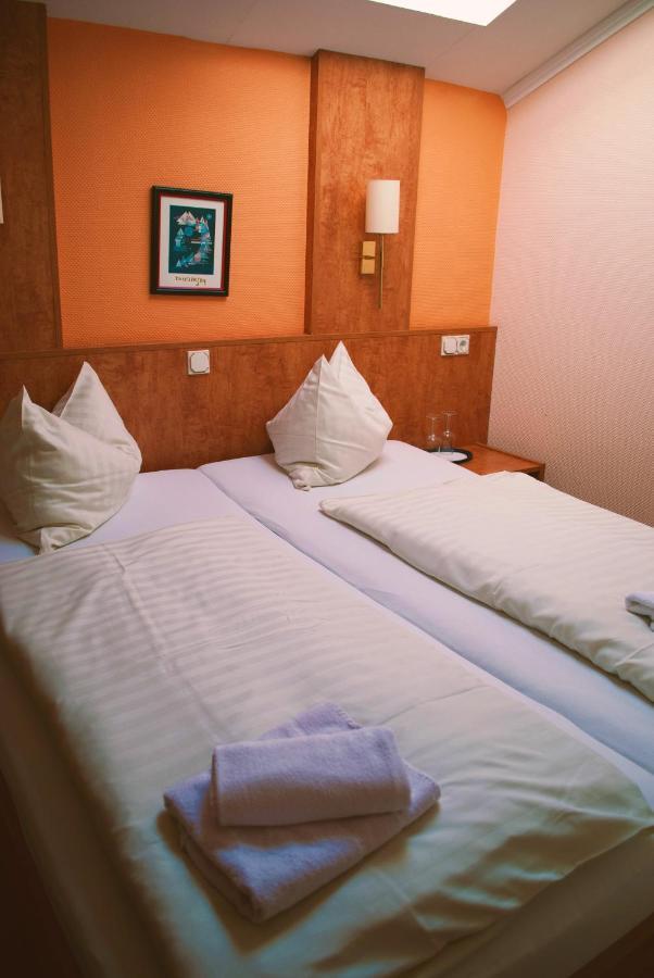 Hotel Am Bahnhof Weilburg Zewnętrze zdjęcie